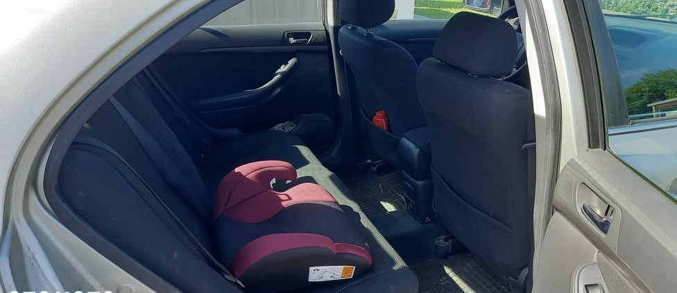 Toyota Avensis cena 9500 przebieg: 233000, rok produkcji 2003 z Skarszewy małe 16